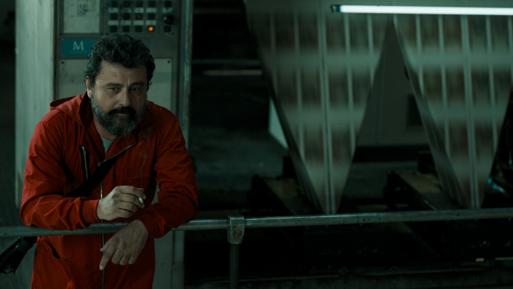 Qui Meurt Dans La Casa De Papel Moscú (Paco Tous) - La casa de papel - Money Heist, serie de Netflix y